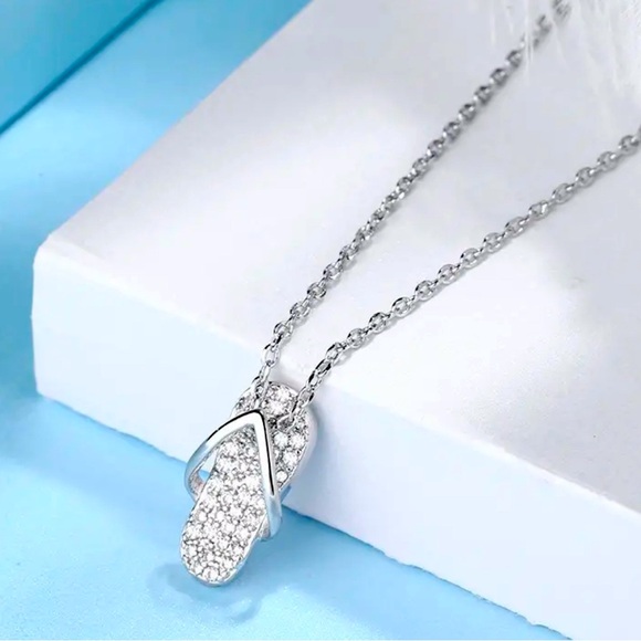 Jewelry - Flip flop pendant necklace(silver)